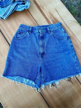 Women’s Vintage Lee Jeans Denim High Rise A Line Cut Off Shorts Size 6/8